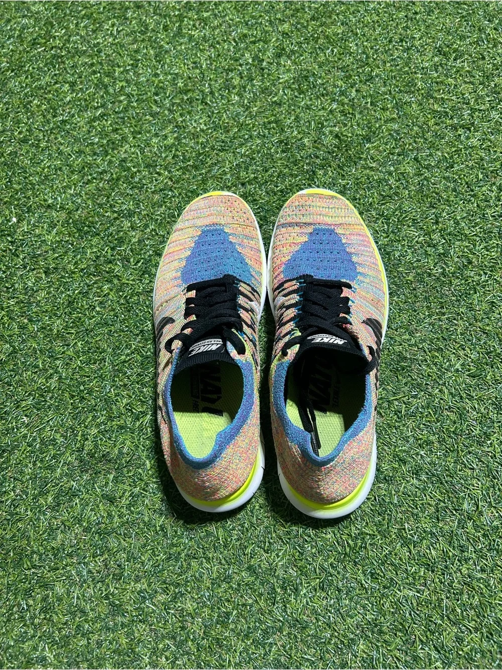 Nike Flyknit Free Run Sneakers